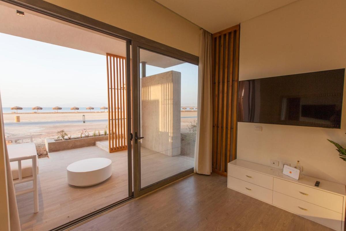 Beachfront Somabay Cabana Steps From Sea & Pool - Bed and Breakfast Hurghada