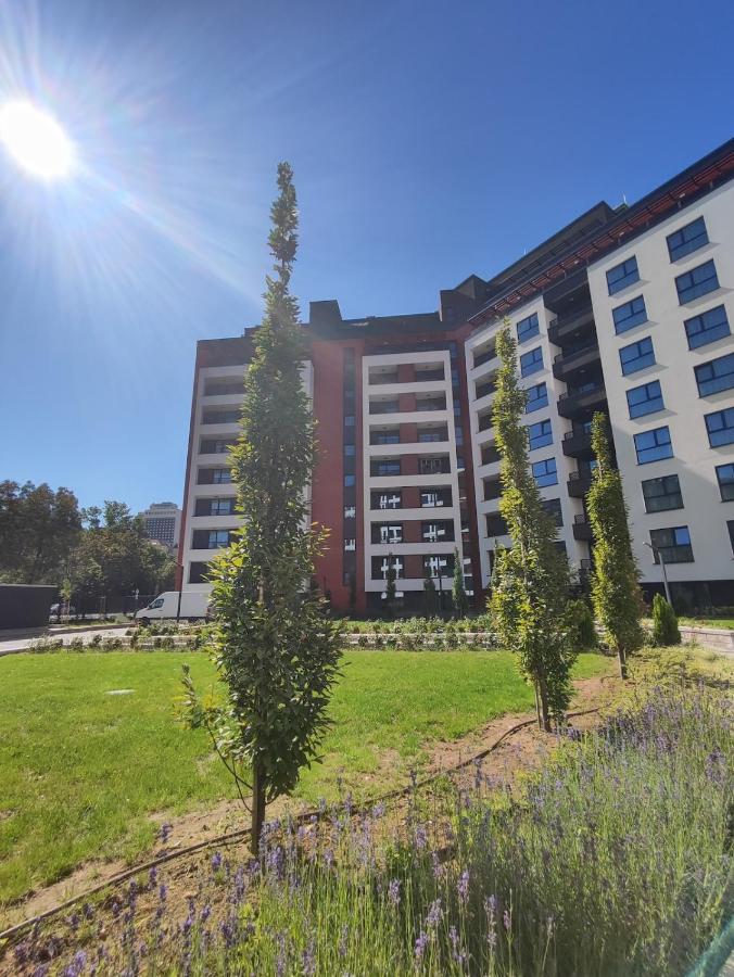 Modern 2 Bedroom - 2 Baths - Private Garage Free in Center - Bed and Breakfast Sofia