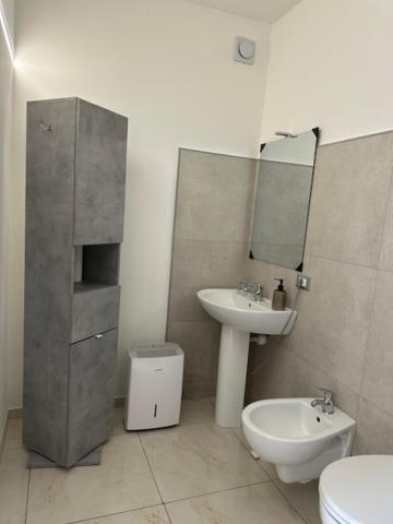 Camera Doppia con Letti Singoli con Bagno Privato 