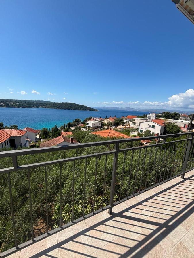 Apartman Mia A1 Šolta - B&B Nečujam