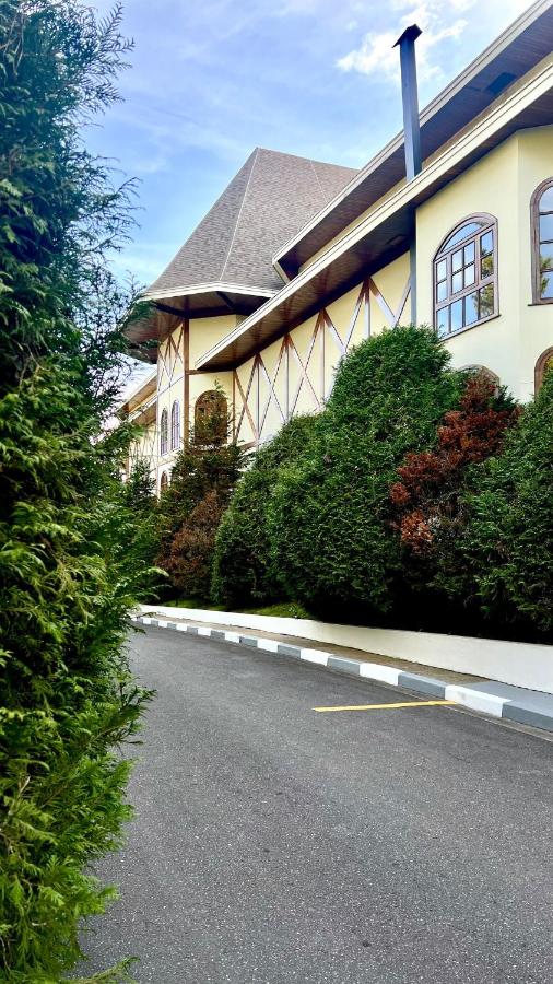 Boutique Flat com Banheira Lareira e Piscina Aquecida - Ferienwohnung Campos do Jordão