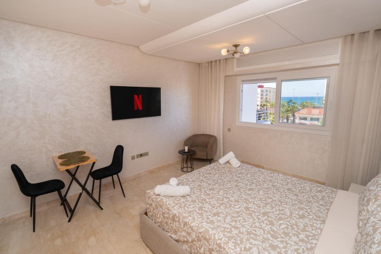 Superbe studio Vue Mer - Corniche Malabata, Clim - Ferienwohnung Tanger