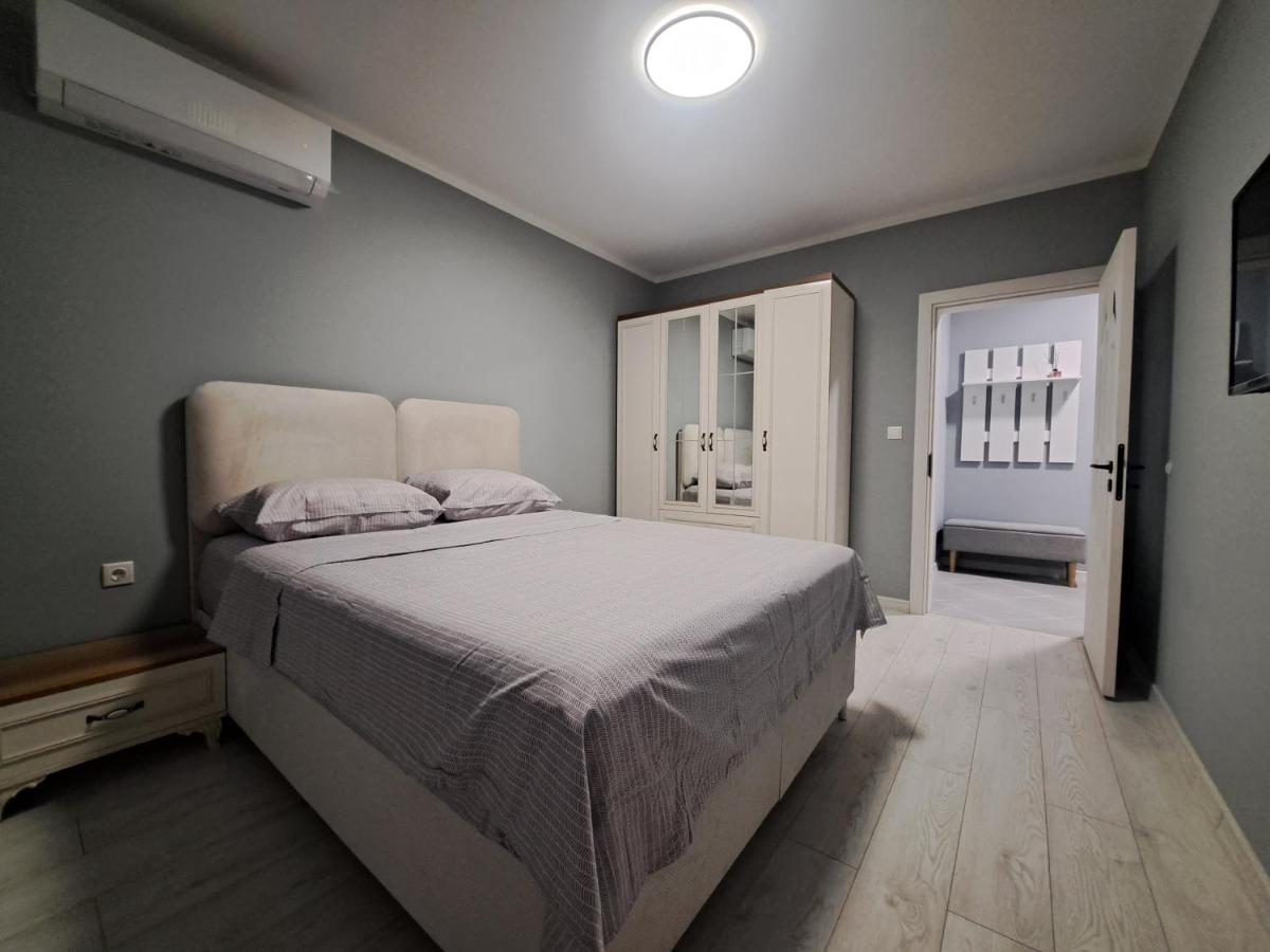 Апартамент СОХО - Ferienwohnung Razgrad