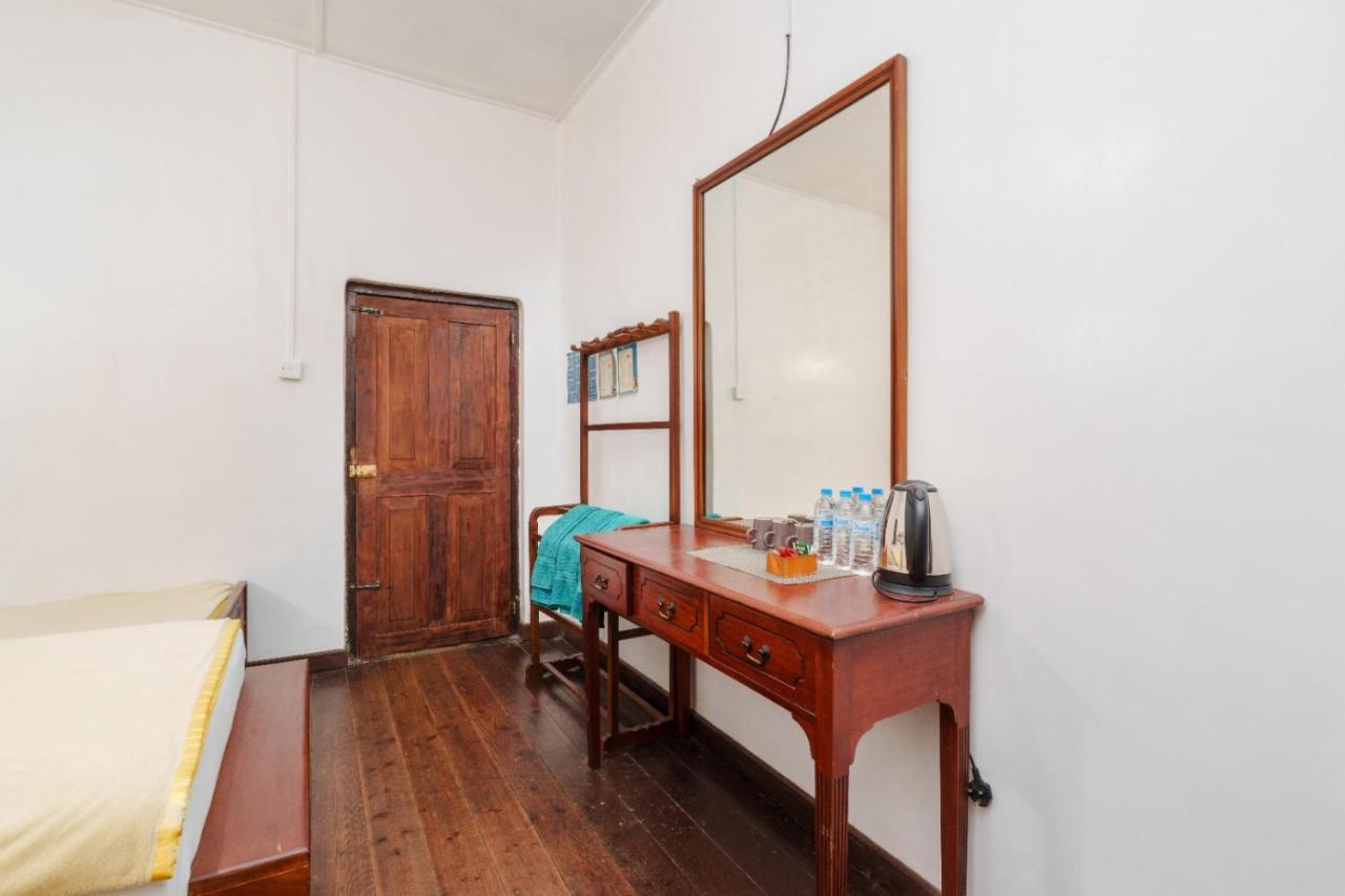 Camera Tripla Deluxe