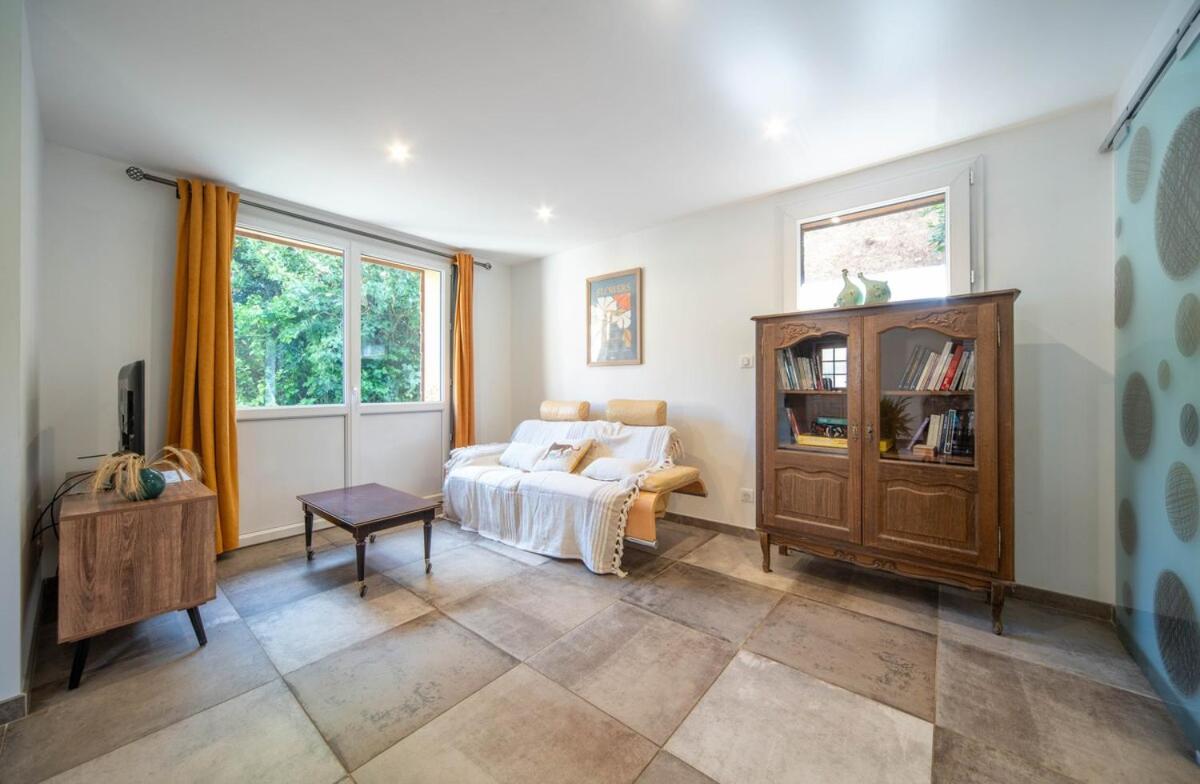 Gite des Troix Ptites Noix - Family 9 People Garden Games Close to Cluny Vignoble - Chambres d’hôtes Savigny-sur-Grosne