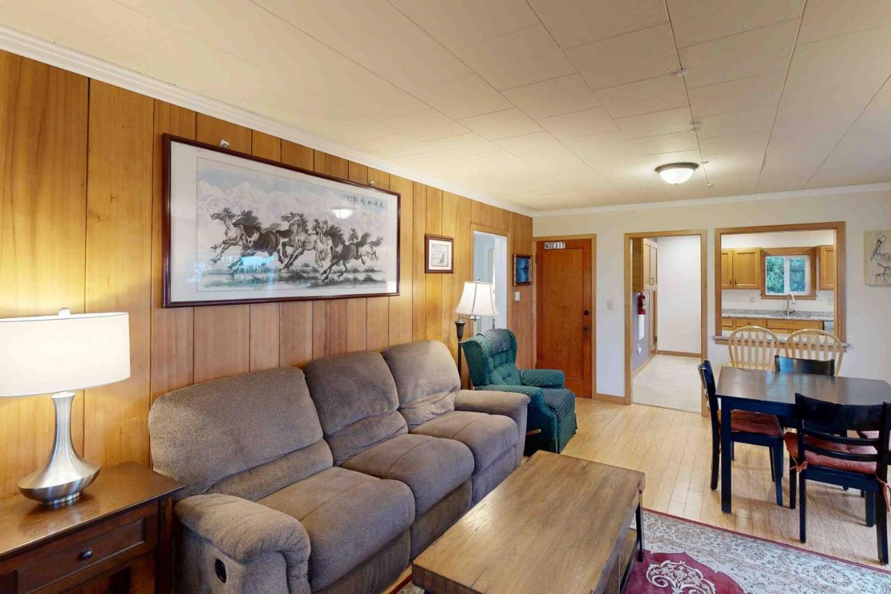 Blue Pacifica - B&B Newport