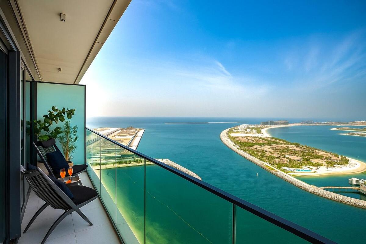 Serene Ocean Views 2BR Emaar Beachfront - B&B Dubái