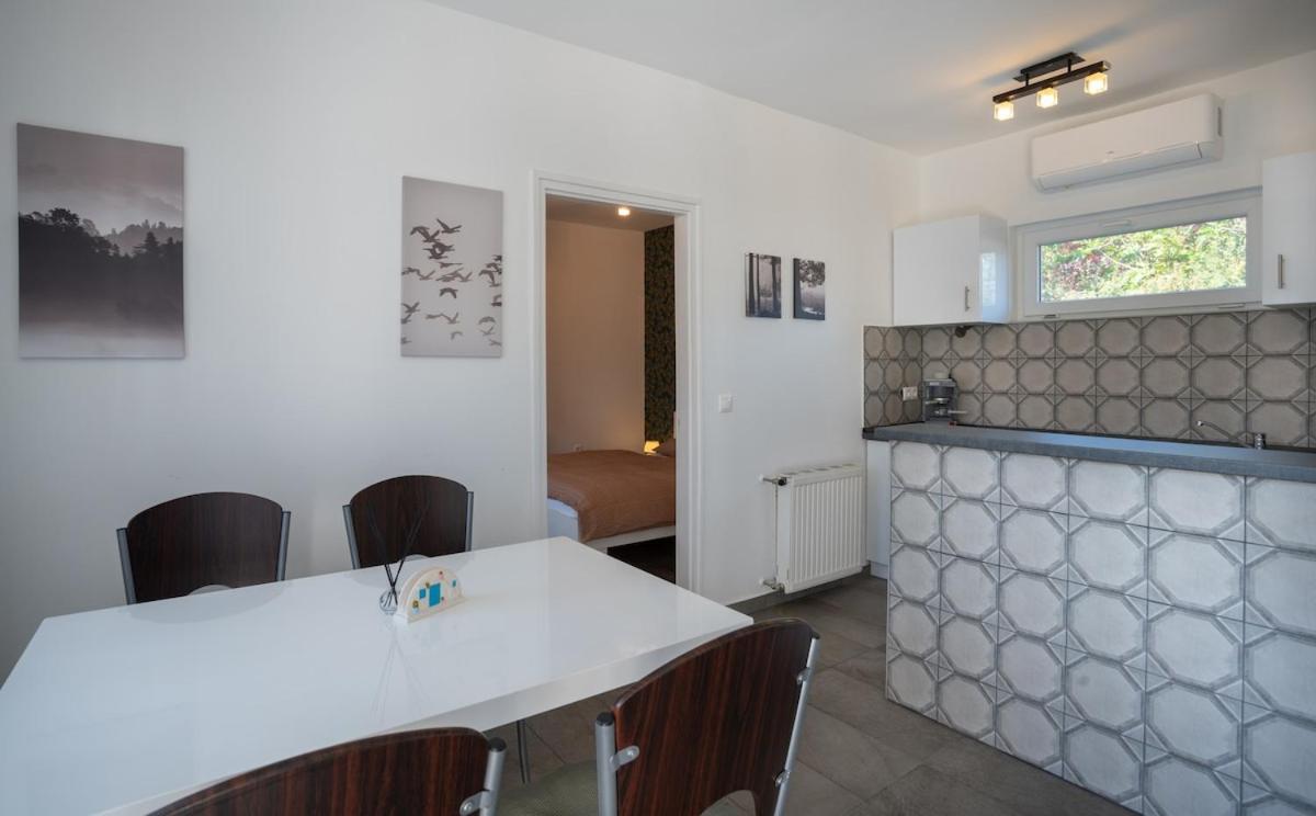 Avanti Apartman - Avanti Garden - B&B Balatonboglár