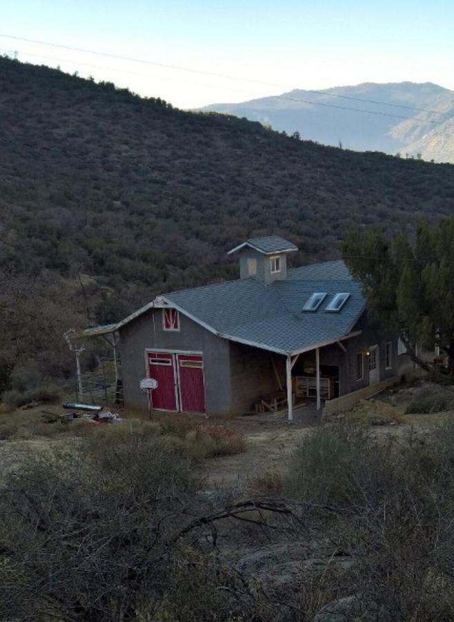 Mountain Top Barn retreat with View - Ferienwohnung Bodfish