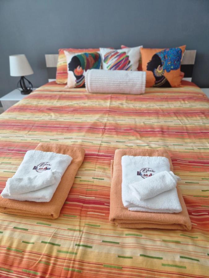 Modern, fully equiped condo with great view in luxurious complex - Chambres d’hôtes Skopje