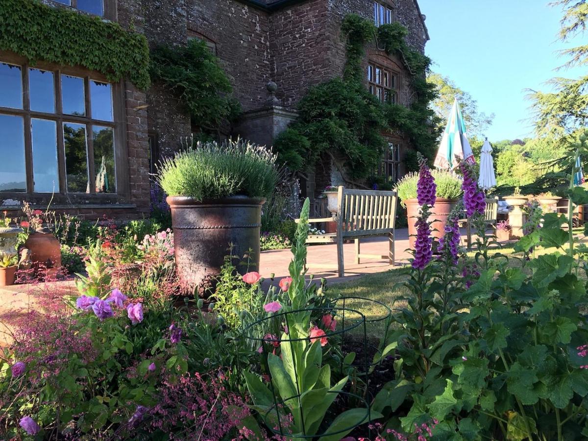Pet Friendly Manor House Hop Kiln - B&B Ledbury