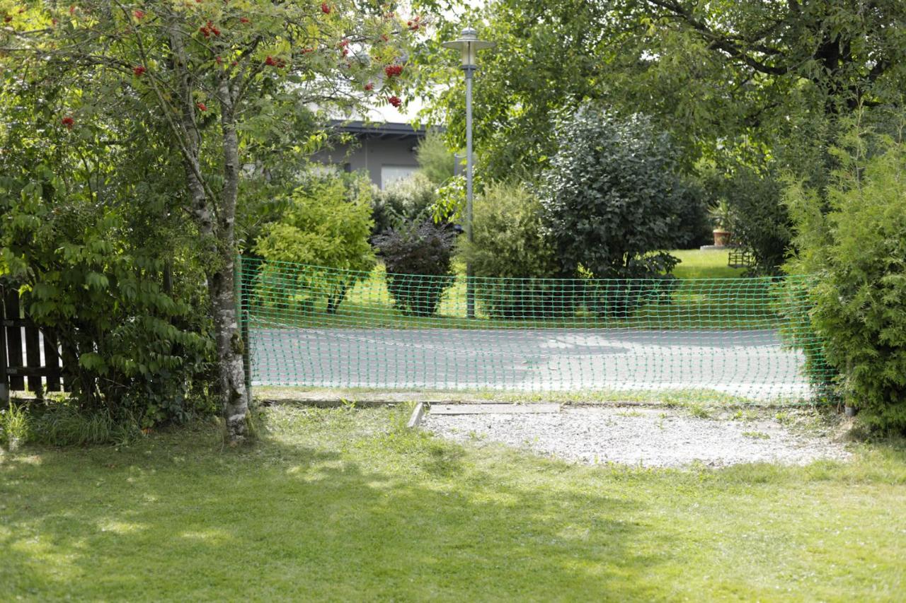 Gemütliche Blockhütte mit großem Garten - Ferienwohnung Ried im Innkreis