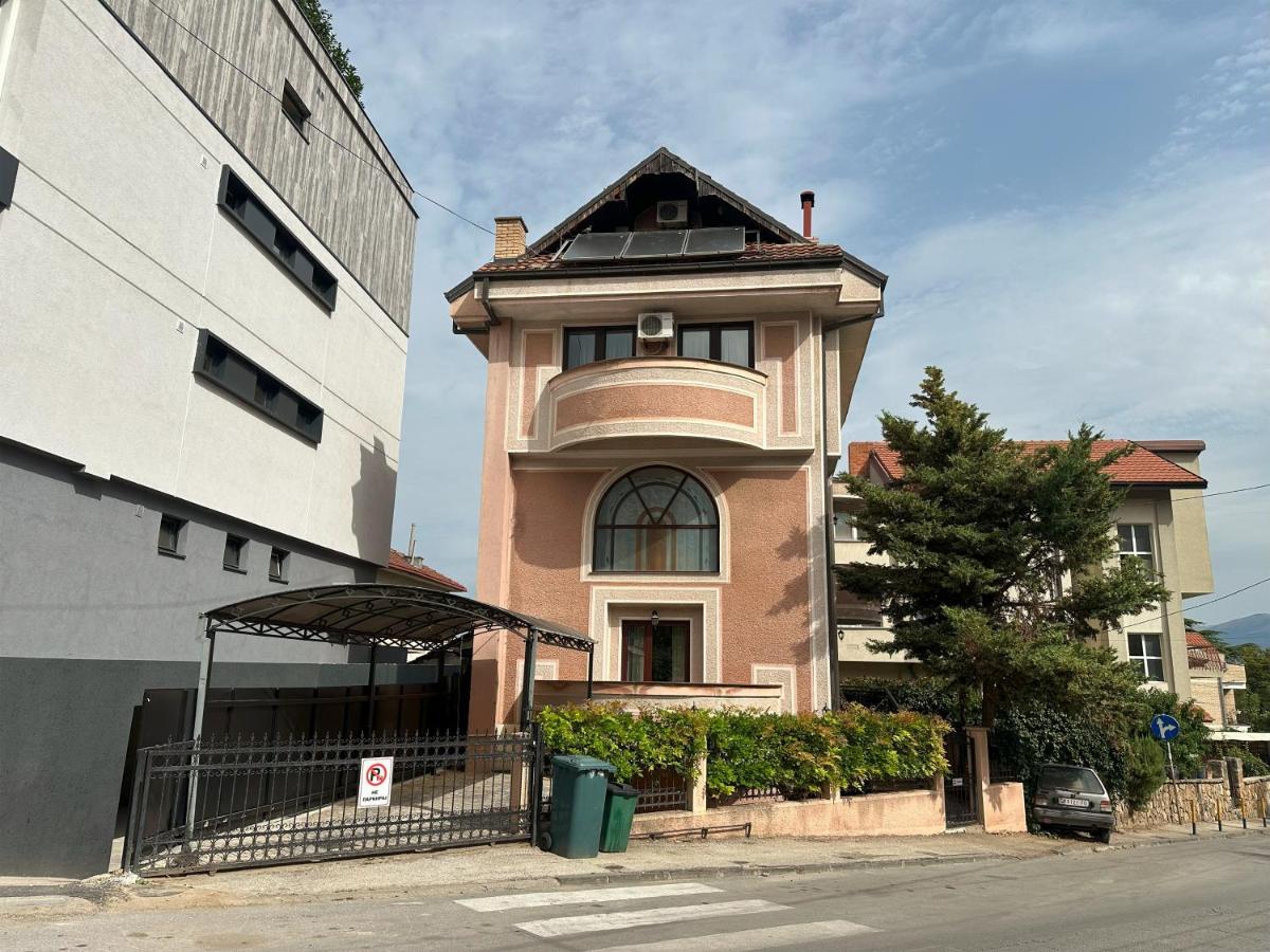 Hillside Garden by Sienna - Bed and Breakfast Skopje