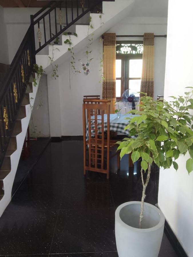 Villa Tharu Hikkaduwa - B&B Hikkaduwa