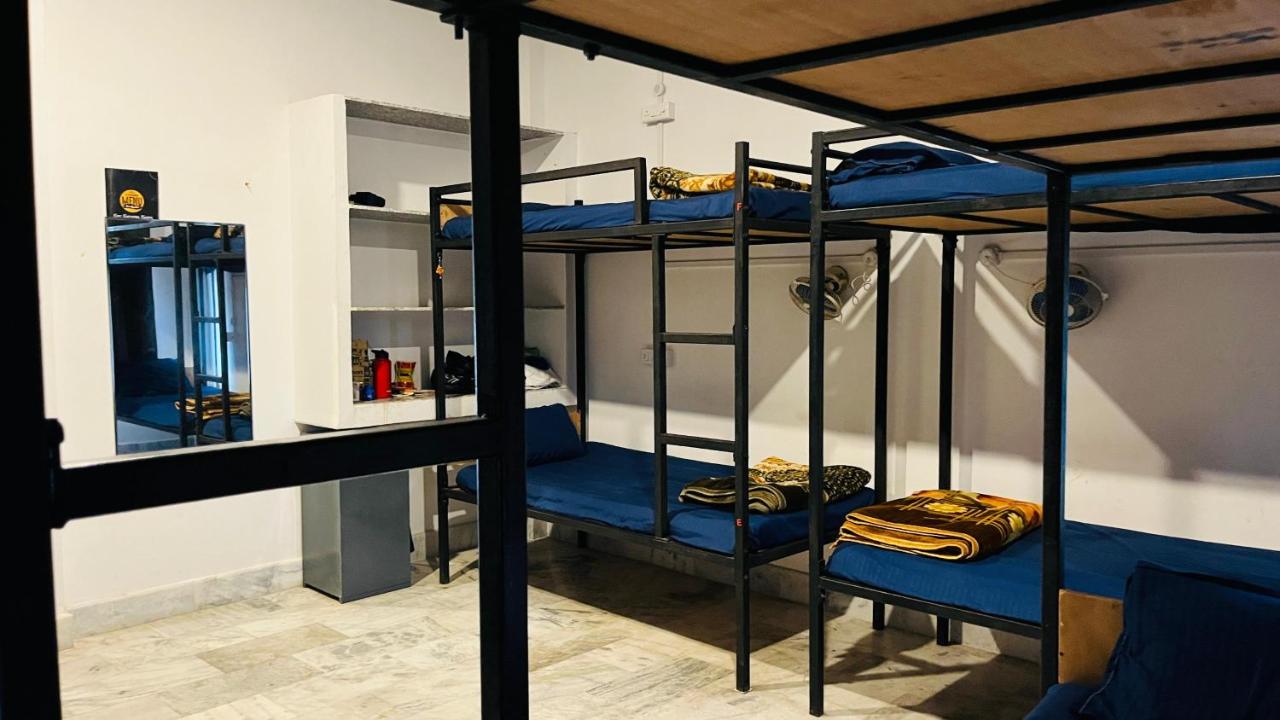 Bed in een Gemengde Slaapzaal met 10 Bedden