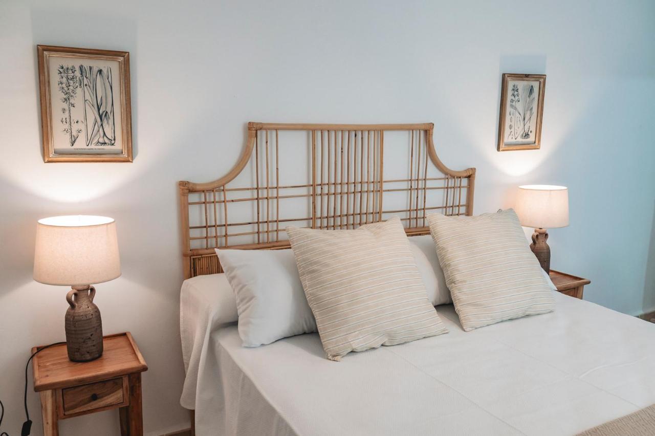 Three-Bedroom Apartment with Terrace and Mountain View