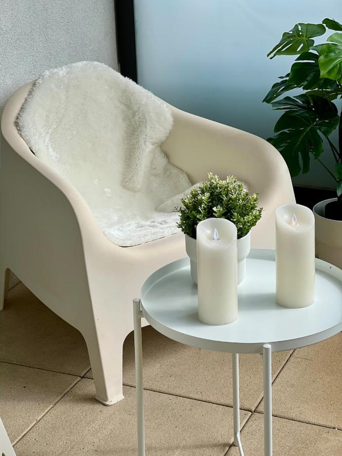 Le Patio de l'Arena by Villa Gaïa Terrasse et garage Proche Tramway, Eurexpo, Groupama Stadium, LDLC Arena - B&B Décines-Charpieu