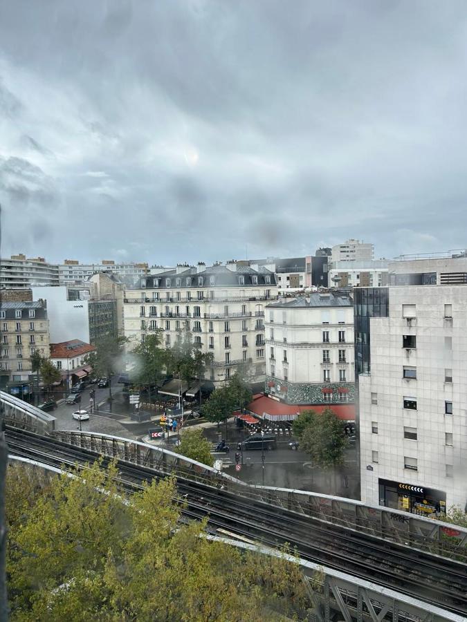 Sunshine Studio near Eiffel Tower - B&B Parigi