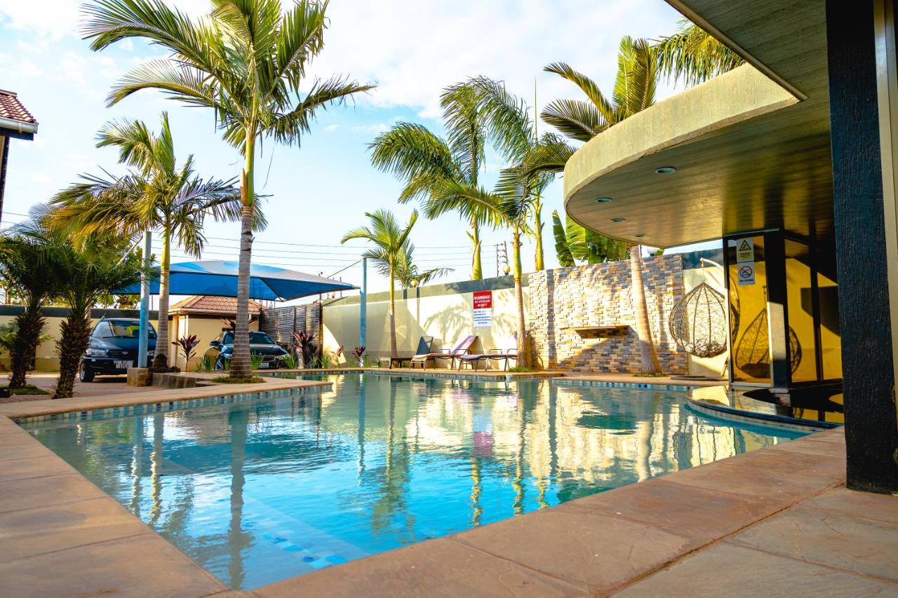 EMC Luxury Villa ,Pool, Solar , Starlink Wifi - Ferienwohnung Lusaka