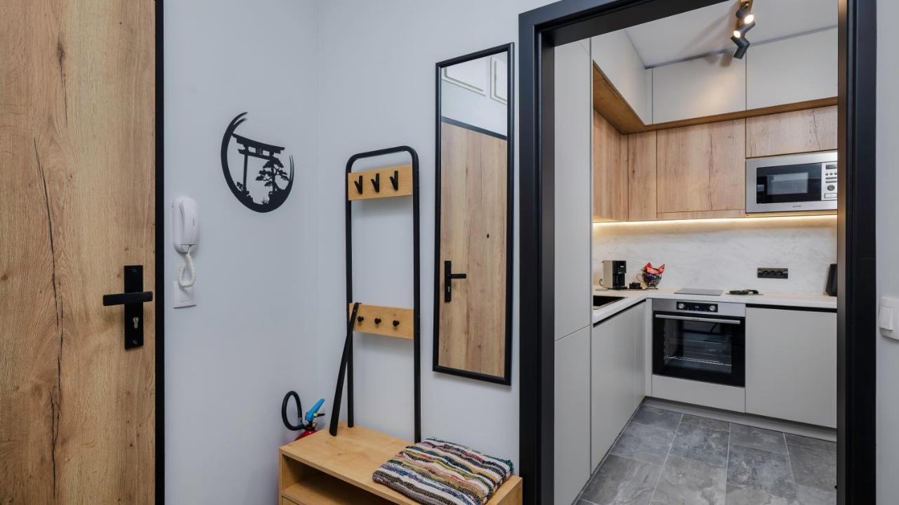 Fresh & Modern Apartment with Balcony by Flat Mаnager - Ferienwohnung Sofia