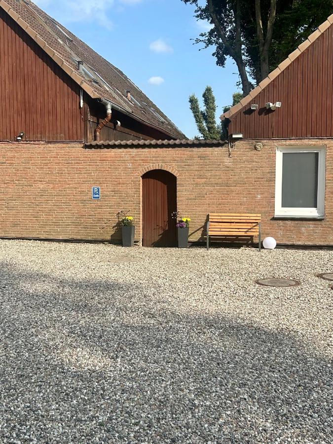 Business-Apartment 2 Schlafzimmer Parkplatz, WLAN - Bed and Breakfast Kiel