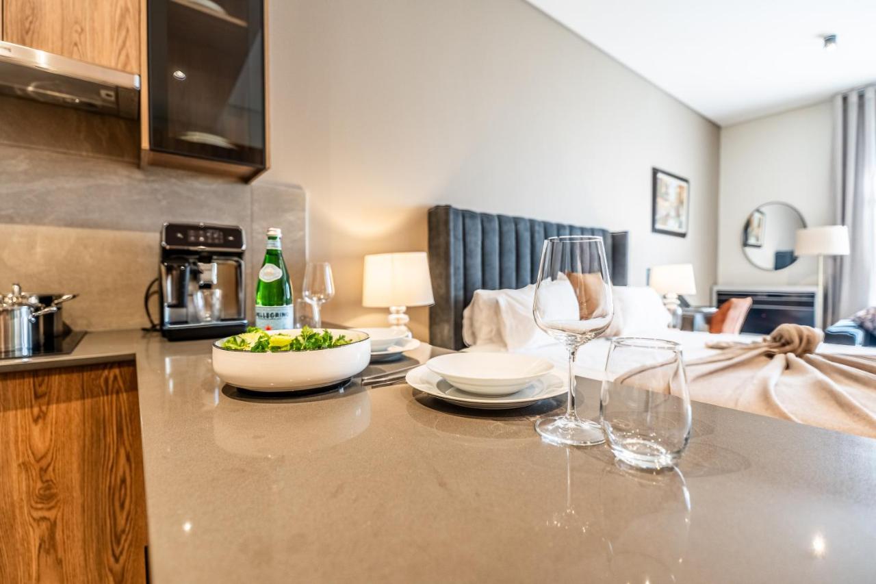 Menlyn Luxury Studio KingBed XL Free Parking 137 - Ferienwohnung Pretoria