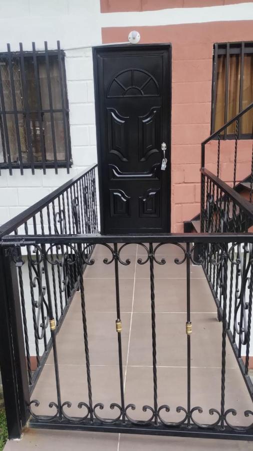 Acogedor apartamento cerca al tranvía 201 - B&B Medellín