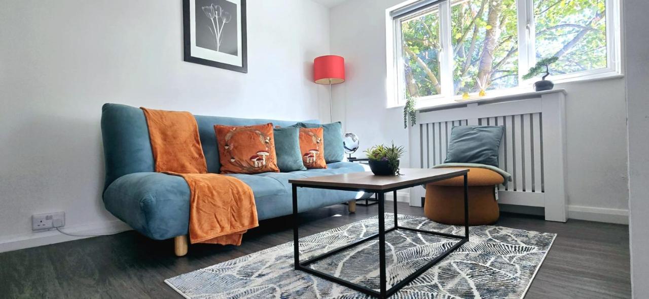 Corby Stay 2BR Work Trips & Family Friendly - B&B Corby