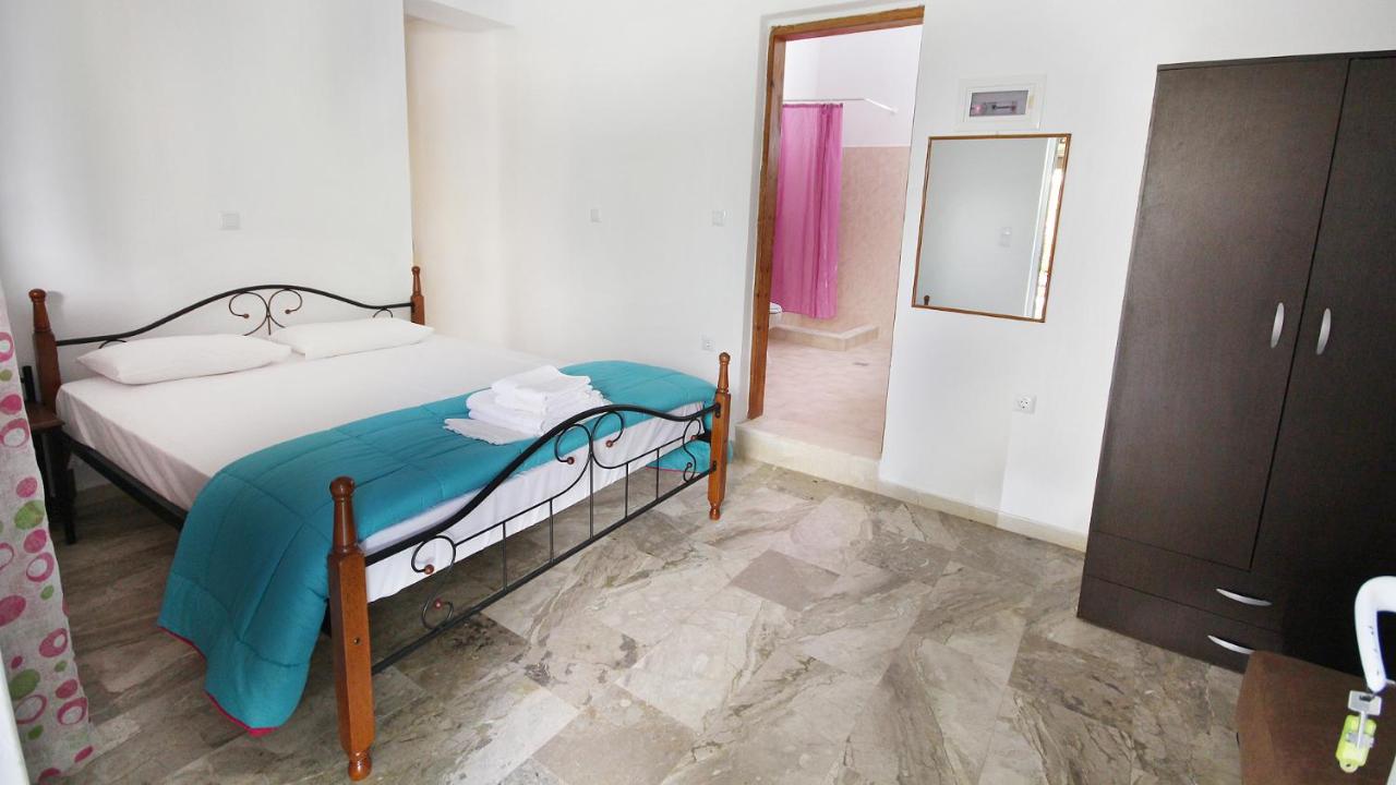 Studio with Sofa Bed