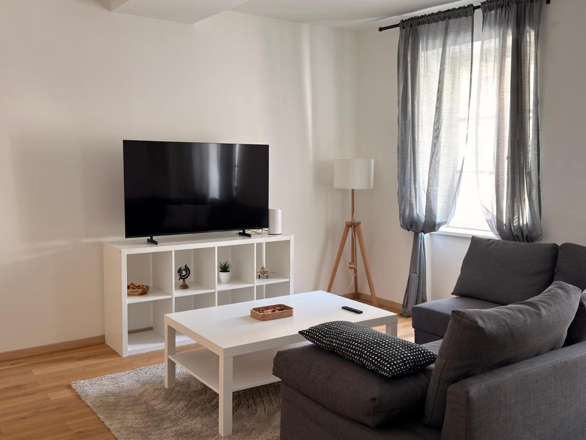 Einzigartige Altbauwohnung mitten in der City - B&B