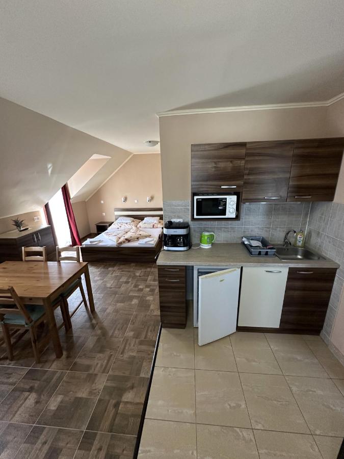 One-Bedroom Apartment with Garden View