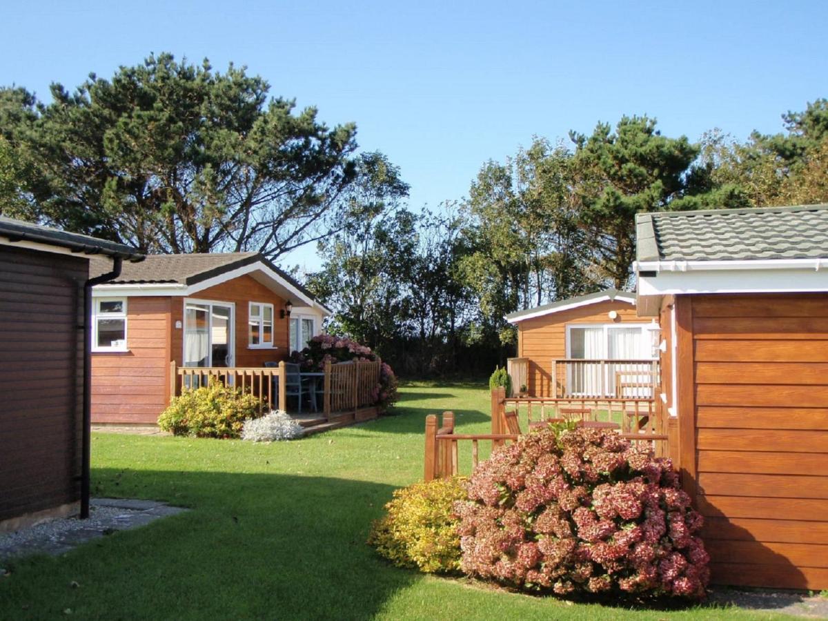 B&B Padstow - Chalets & Lodges at Atlantic Bays Holiday Park - Bed and Breakfast Padstow