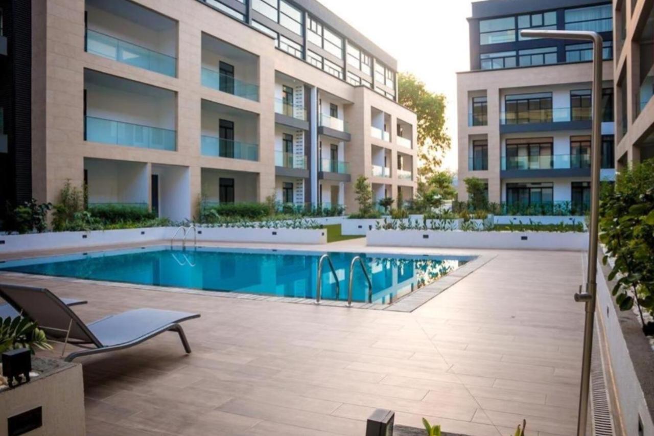 Lovely One Bedroom Apt at The Embassy Gardens with Fast Internet, Pool & Gym - Ferienwohnung Accra