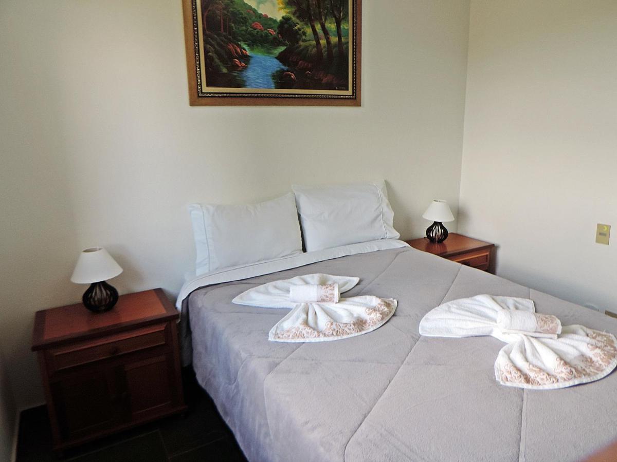 Deluxe Room (1 adult + 1 child)