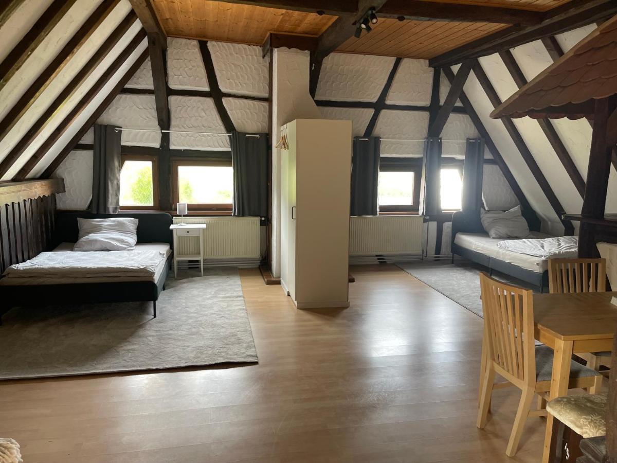 Doppel- oder Zweibettzimmer