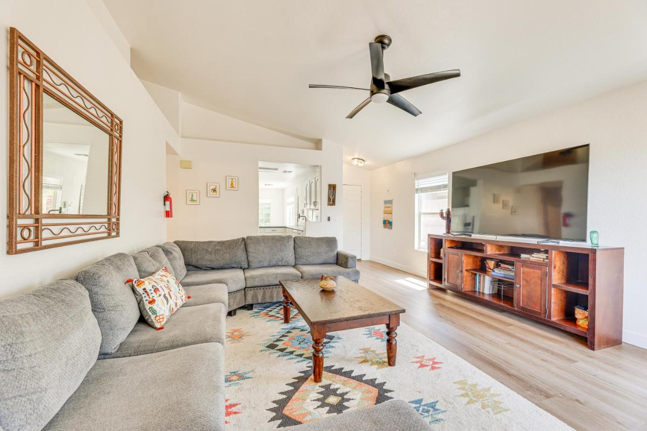 Swim and Unwind Wildrose Retreat in Mesa! - Chambres d’hôtes Mesa