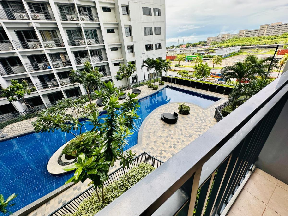 Shore Bliss Staycation MOA - B&B Manila