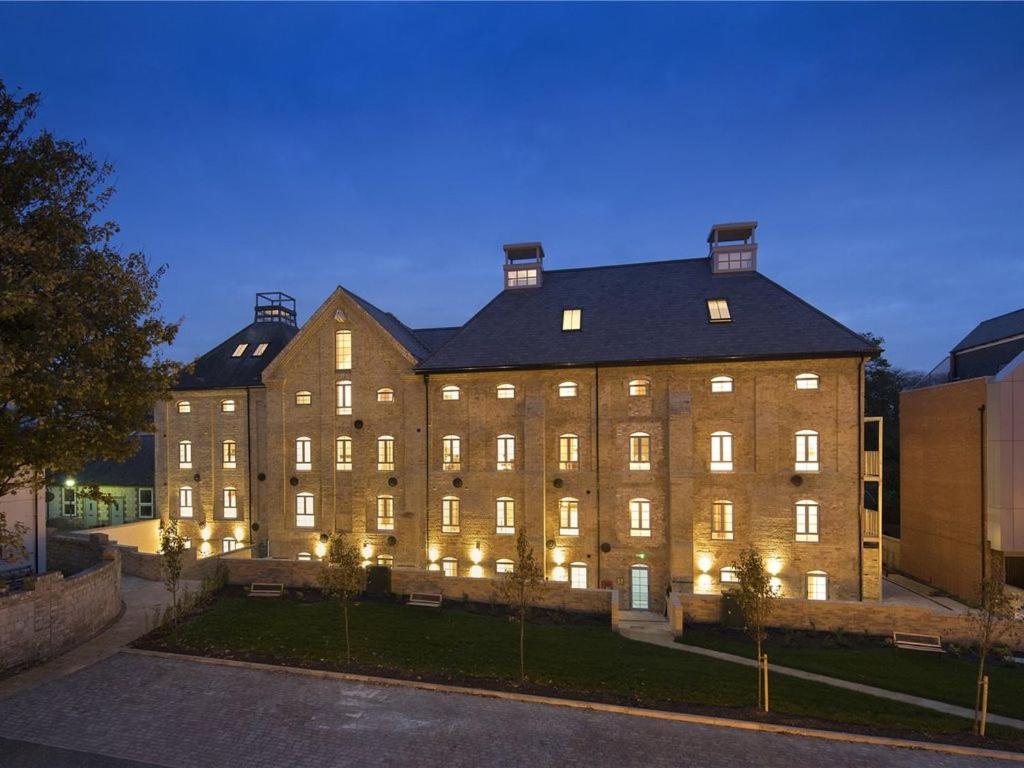 2-Bed I Converted Malt House I Rare Find I Parking - B&B Newmarket