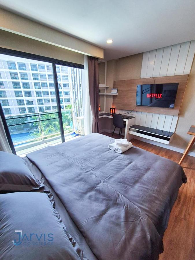 Dusit Grand Park - Modern Studio Pool View - Bed and Breakfast Jomtien