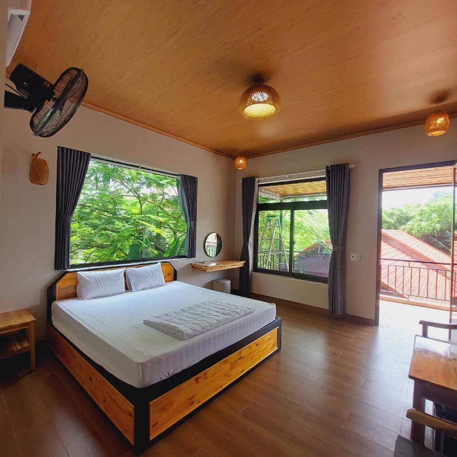 King Room with Mountain View