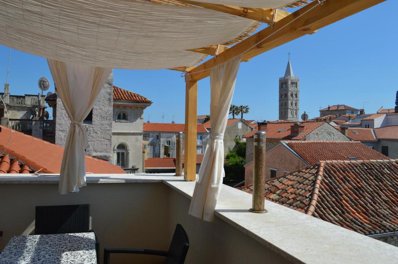 Four Towers Apartments - Bed and Breakfast