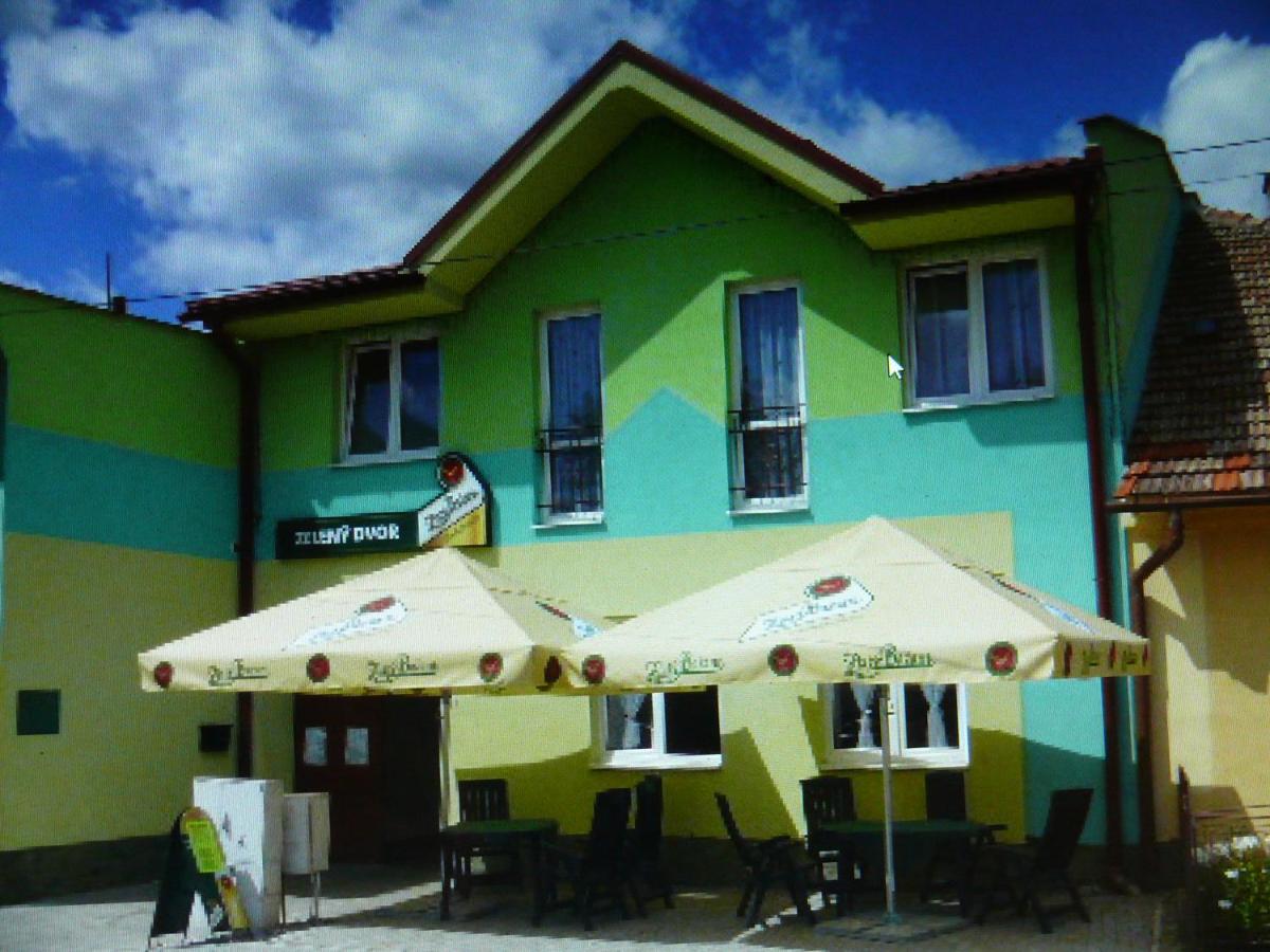 B&B Großlomnitz - Penzion Zelený Dvor - Bed and Breakfast Großlomnitz