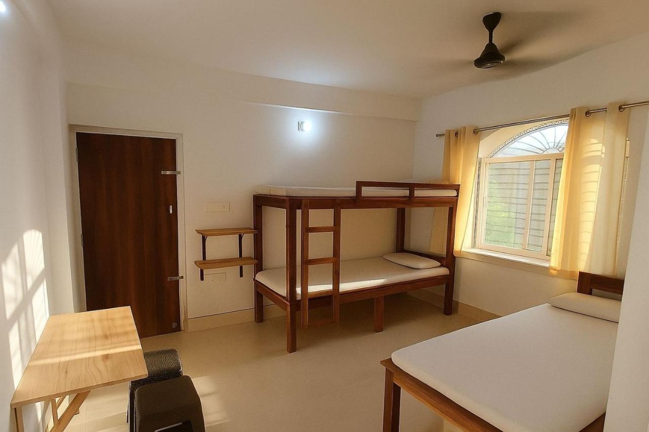 ISKCON Mayapur Apartment - Daily & Monthly Rental - PRIME Location - SERVICED Apartment - NEAR MAIN ISKCON TEMPLE - Chambres d'hôtes Āmāipur