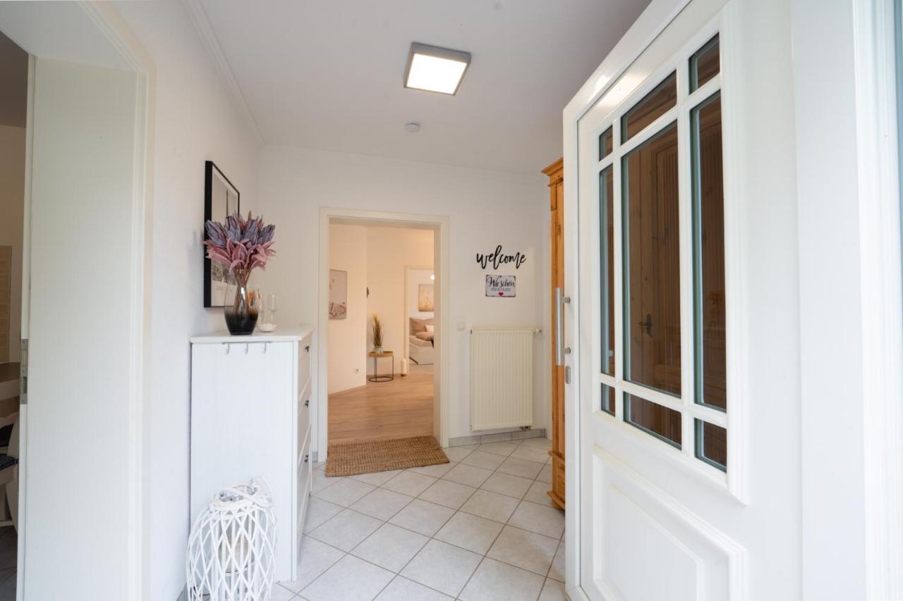 Moderne FeWo "Waldgeflüster" mit großzügiger Sonnenterrasse, Strandkorb, Weber-Grill und Garten, Nähe Koblenz, Festung Ehrenbreitstein, Burgen, Bad Ems, Montabaur, Lahnstein, Wandern, Radfahren - B&B Simmern