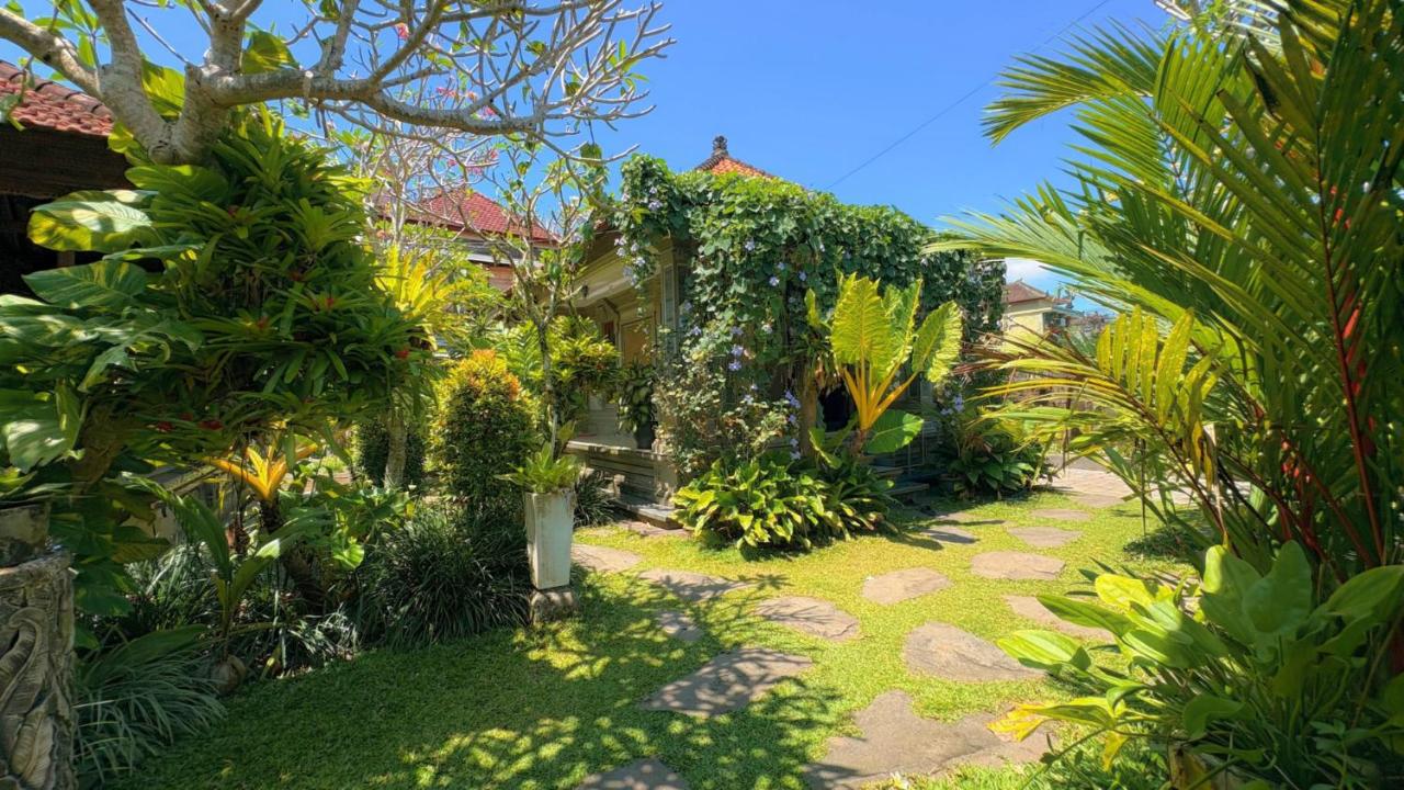 Regina Backyard Guest House - B&B Ubud