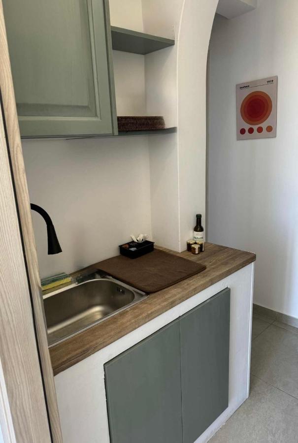 Remvi Apartment 1 - B&B Armenistís