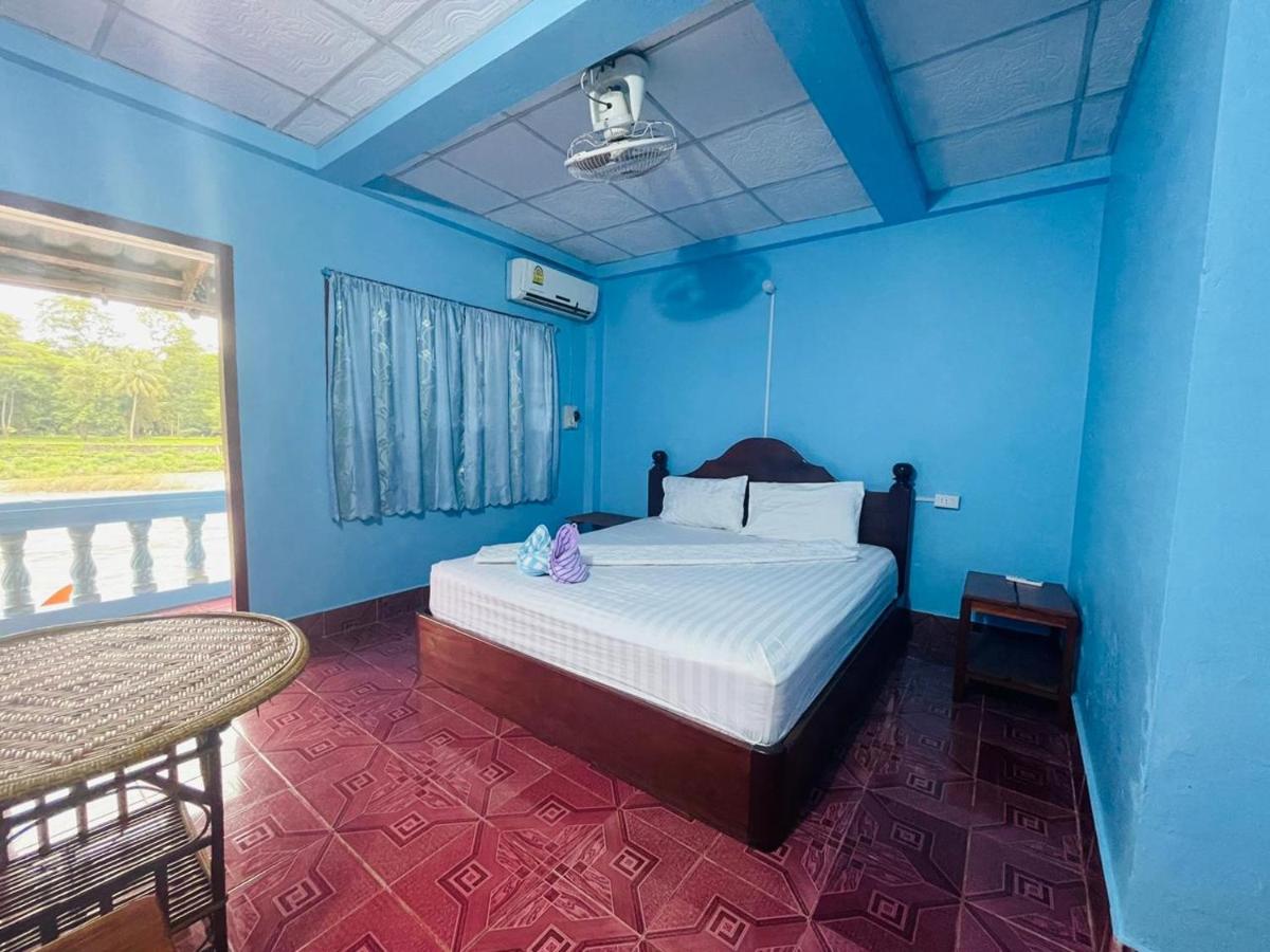 Camera Deluxe (2 Adulti + 1 Bambino)