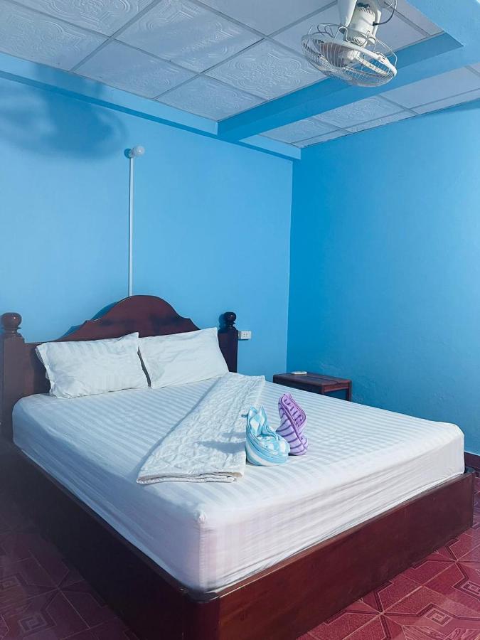 Camera Matrimoniale con Balcone (2 Adulti + 1 Bambino)