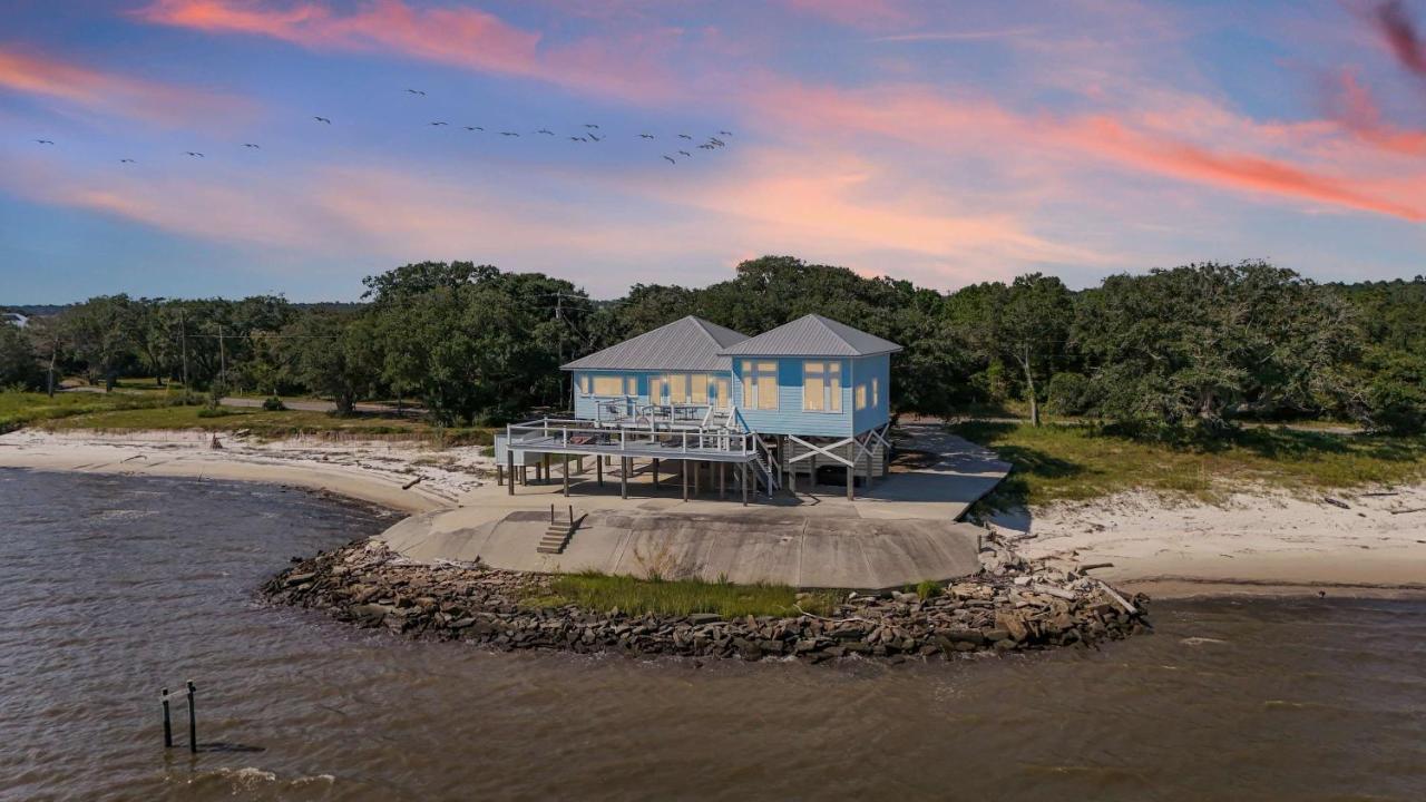 Private Waterfront Beach House with Fire-pit - B&B Ocean Springs