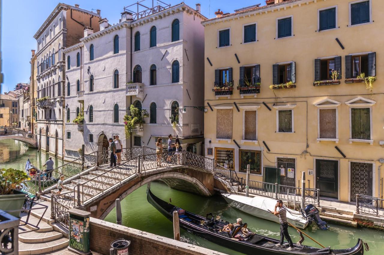 Camera Matrimoniale con Vista Canale